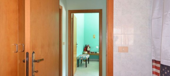 2-salle Appartement à Fossacesia, Italy No. 64574 16