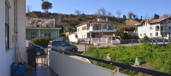 2-salle Appartement à Fossacesia, Italy No. 64574 12