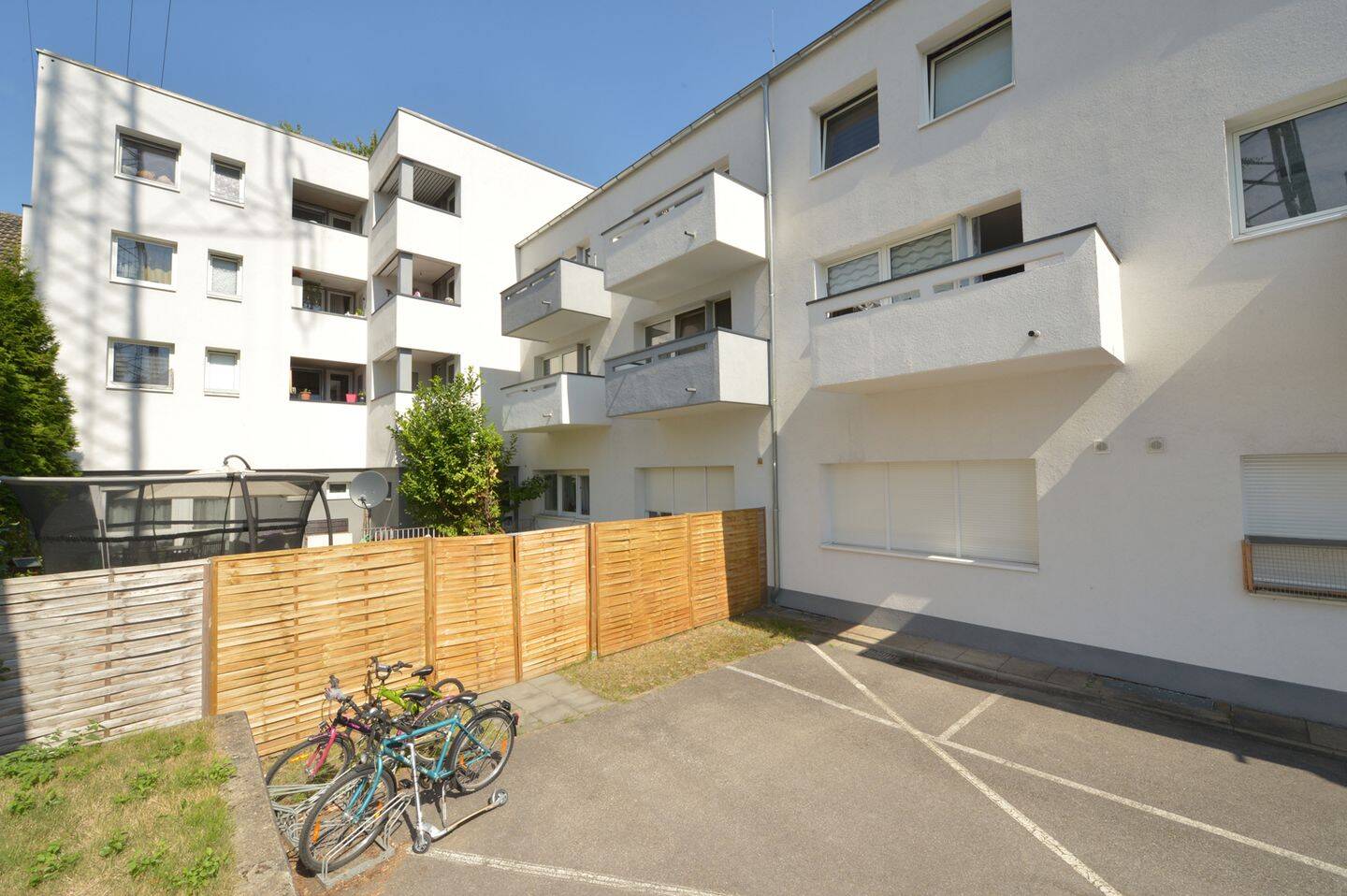 75-Zimmer Gebäude in Essen, Germany, Nr. 282538