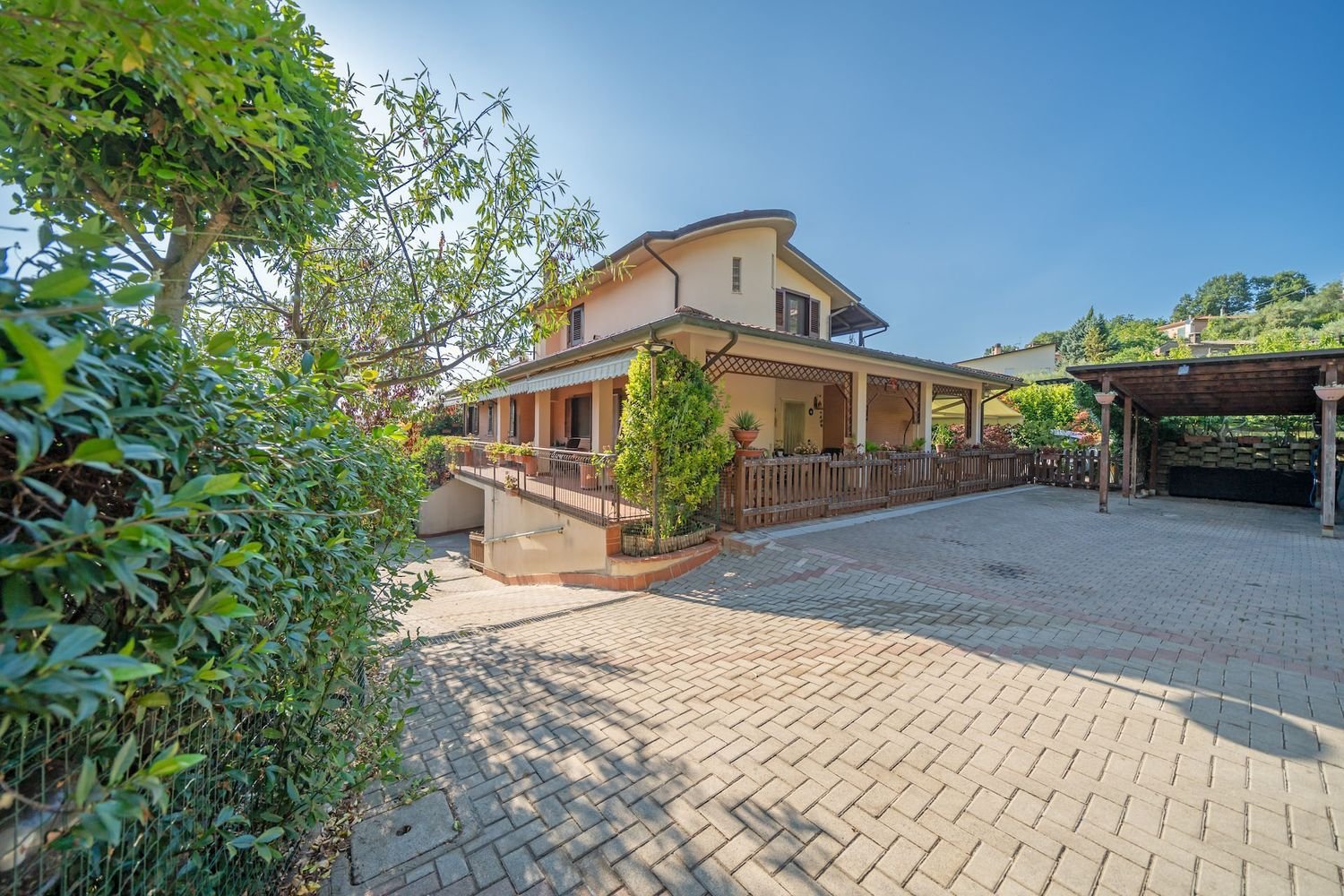 9 rooms Villa in Perugia, Italy No. 64950