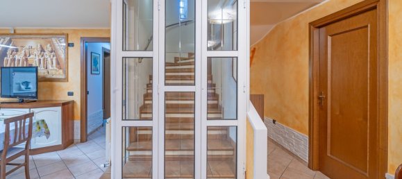 9 rooms Villa in Perugia, Italy No. 64950 12