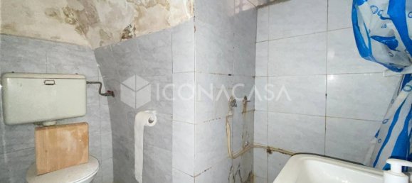Apartamento de 2 habitaciónes en Bitonto, Italy No. 22807 11
