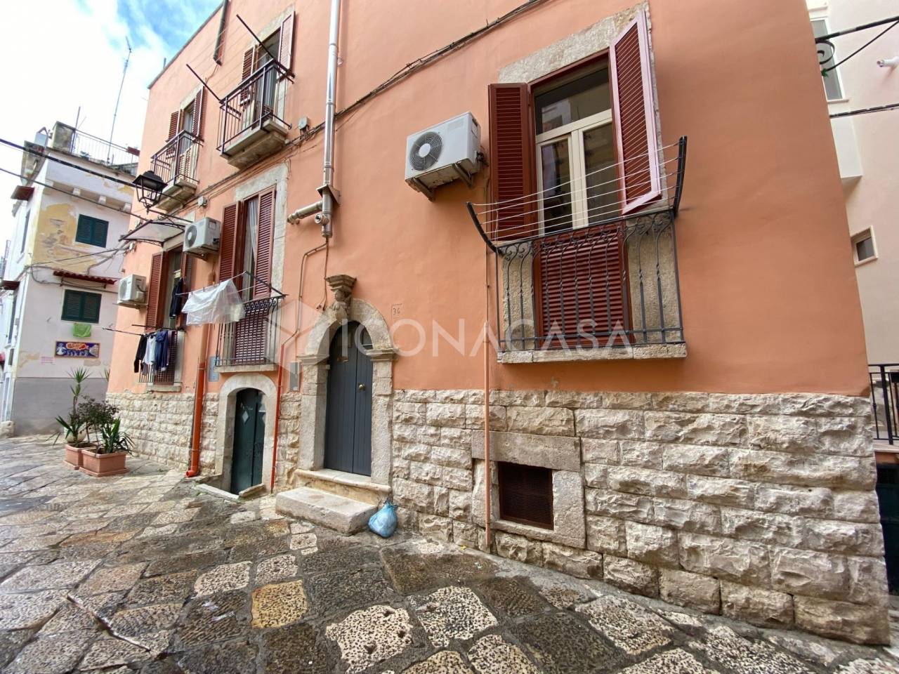 Apartamento de 2 habitaciónes en Bitonto, Italy No. 22807