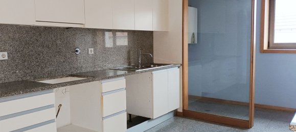 3 bedrooms Apartment in Matosinhos, Portugal No. 32246 6