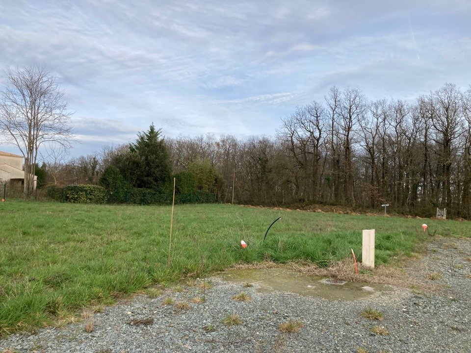 Земельный участок в Taillebourg, Франция № 111134