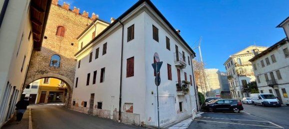 Квартира с 4 комнатами в Виченца, Италия № 238101 22