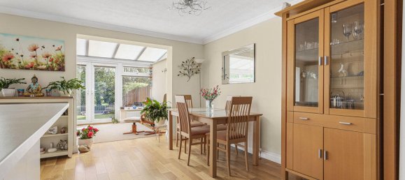 Casa T3 em Egham, United Kingdom N.º 8623 12