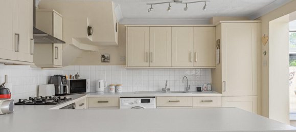 Casa T3 em Egham, United Kingdom N.º 8623 15