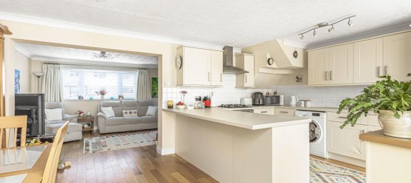 Casa T3 em Egham, United Kingdom N.º 8623 17