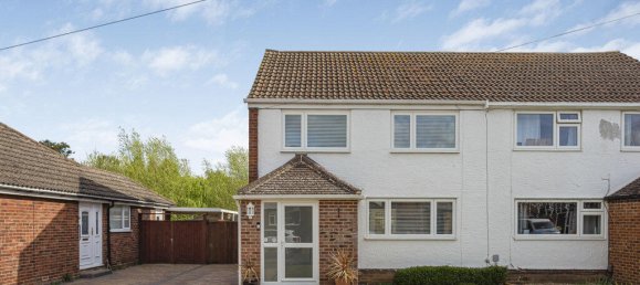 Casa T3 em Egham, United Kingdom N.º 8623 49