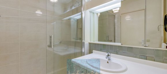 2 bedrooms Apartment in Clichy, France No. 183949 6