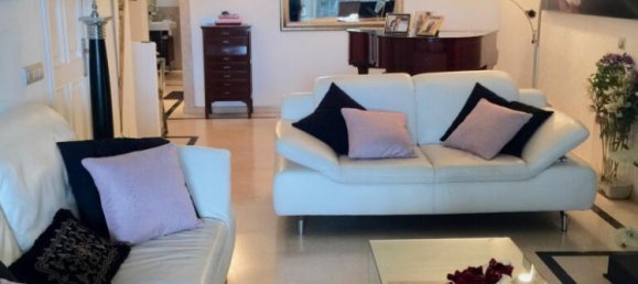 4 Schlafzimmer Doppelhaus in Marbella, Spain, Nr. 67509 4