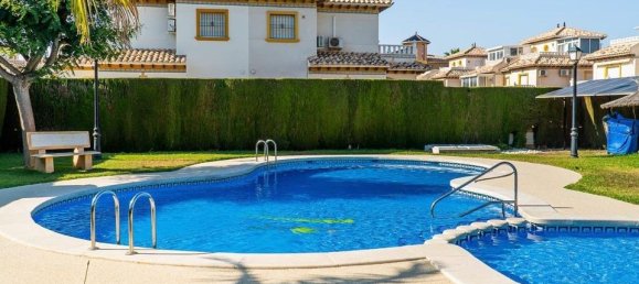 Moradia em banda T3 em Cabo Roig, Spain N.º 190527 2