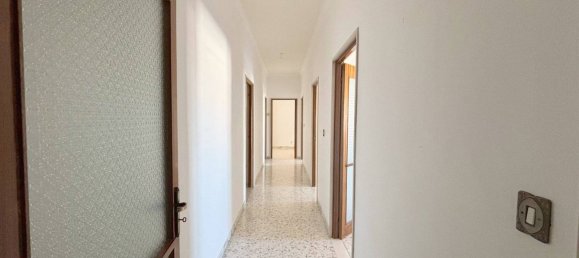 Apartamento de 3 dormitorios en Noicattaro, Italy No. 353238 14