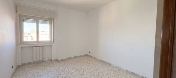 Apartamento de 3 dormitorios en Noicattaro, Italy No. 353238 3