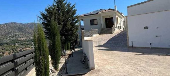 Вилла с 4 спальнями в Гермасойя, Кипр № 7586 3