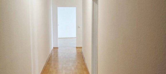 3 rooms Apartment in Favoriten, Austria No. 134406 3
