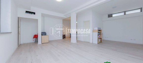 1 chambre Appartement à Milan, Italy No. 268383 4
