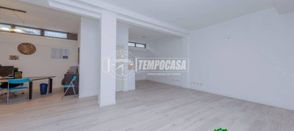 1 chambre Appartement à Milan, Italy No. 268383 8