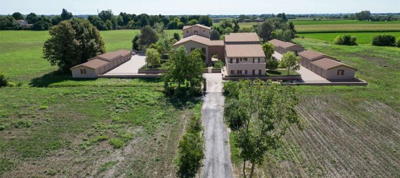 4 bedrooms Apartment in Borgo Virgilio, Italy No. 370588 4