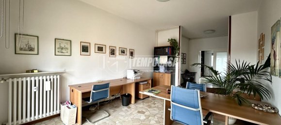 Квартира с 3 комнатами в Мерате, Италия № 12847 6