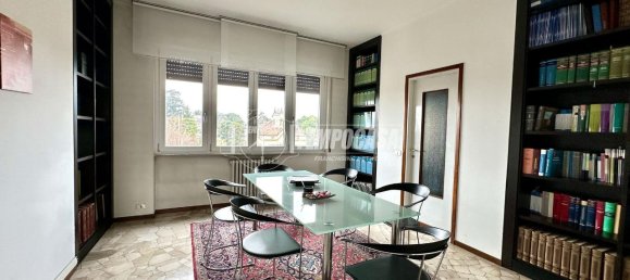 Квартира с 3 комнатами в Мерате, Италия № 12847 2