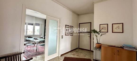 Квартира с 3 комнатами в Мерате, Италия № 12847 9