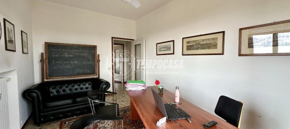 Квартира с 3 комнатами в Мерате, Италия № 12847 14