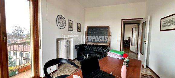 Квартира с 3 комнатами в Мерате, Италия № 12847 17