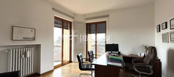 Квартира с 3 комнатами в Мерате, Италия № 12847 11