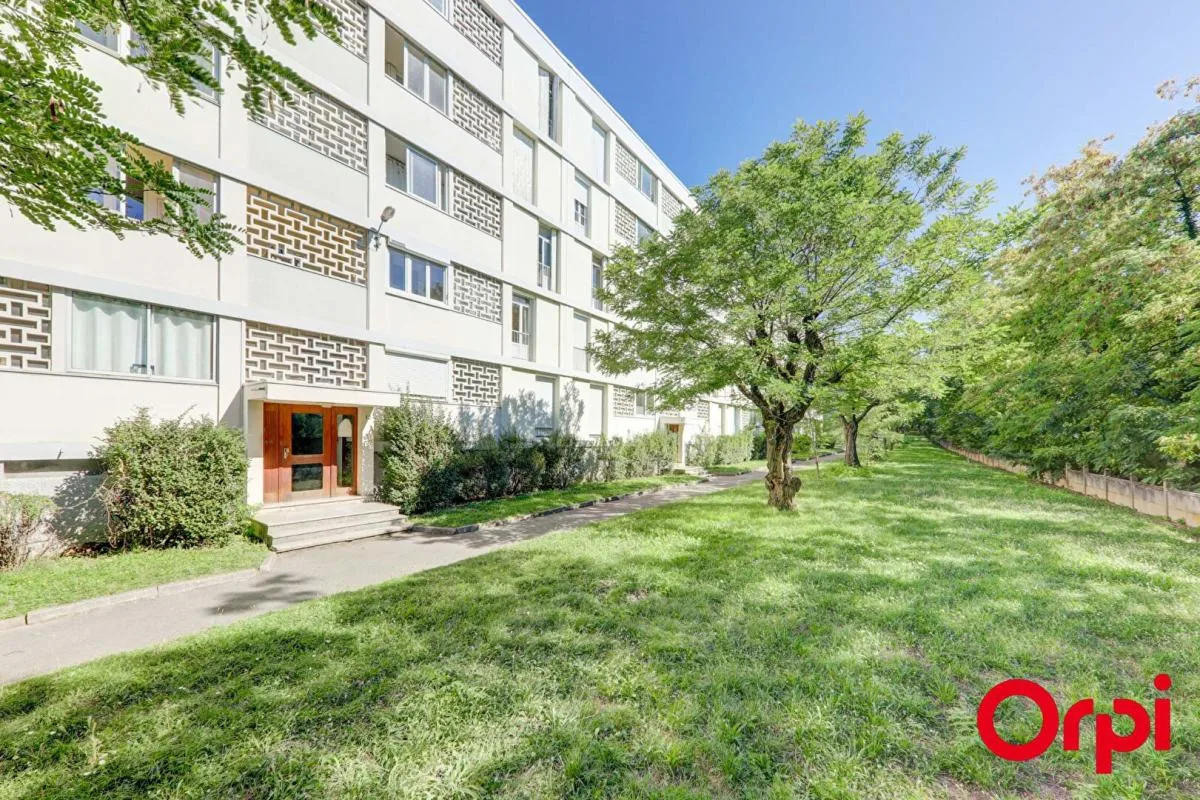 2 Schlafzimmer Wohnung in Venissieux, France, Nr. 348243