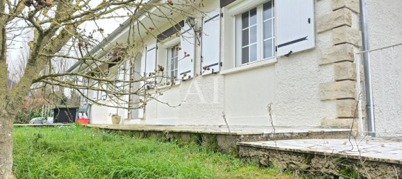 5 bedrooms House in Bourges, France No. 81925 2