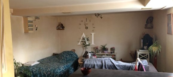 5 bedrooms House in Bourges, France No. 81925 9