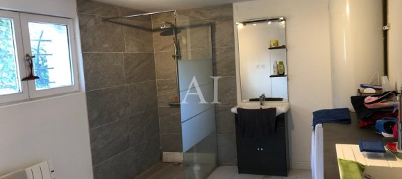 5 bedrooms House in Bourges, France No. 81925 10