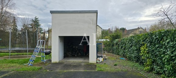 5 bedrooms House in Bourges, France No. 81925 7