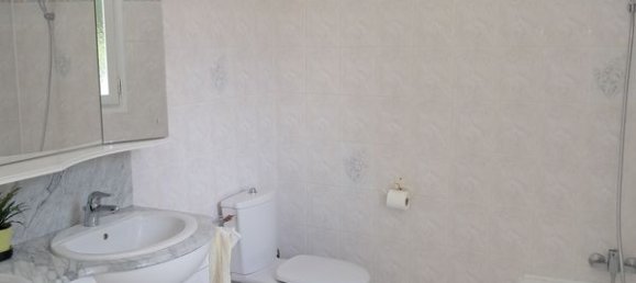 5 bedrooms House in Lesigny, France No. 174058 8