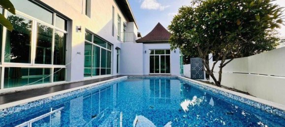 Дом с 4 спальнями в Паттайя, Таиланд № 61477 2