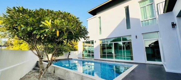 Дом с 4 спальнями в Паттайя, Таиланд № 61477 5