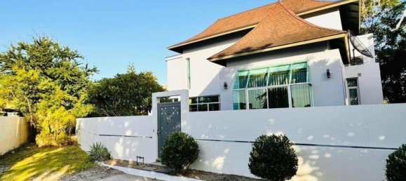 Дом с 4 спальнями в Паттайя, Таиланд № 61477 15