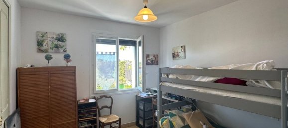 4 bedrooms House in Montgivray, France No. 94508 8