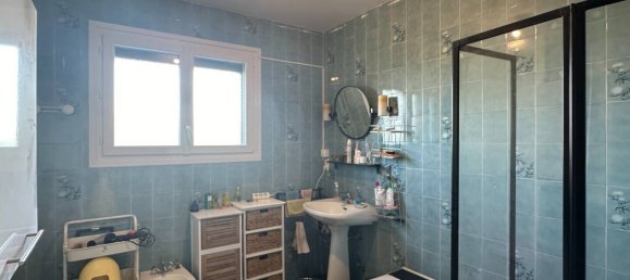 4 bedrooms House in Montgivray, France No. 94508 11