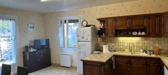 4 bedrooms House in Montgivray, France No. 94508 4