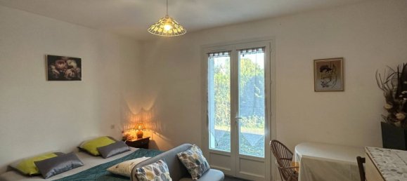 4 bedrooms House in Montgivray, France No. 94508 10