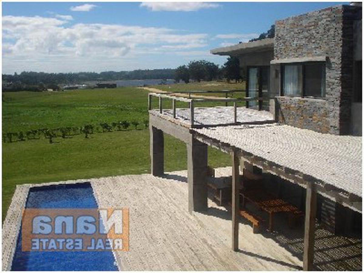 3 bedrooms House in Maldonado, Uruguay No. 9539