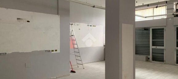 Gewerbliche Immobilie in Milan, Italy 95m², Nr. 361046 4