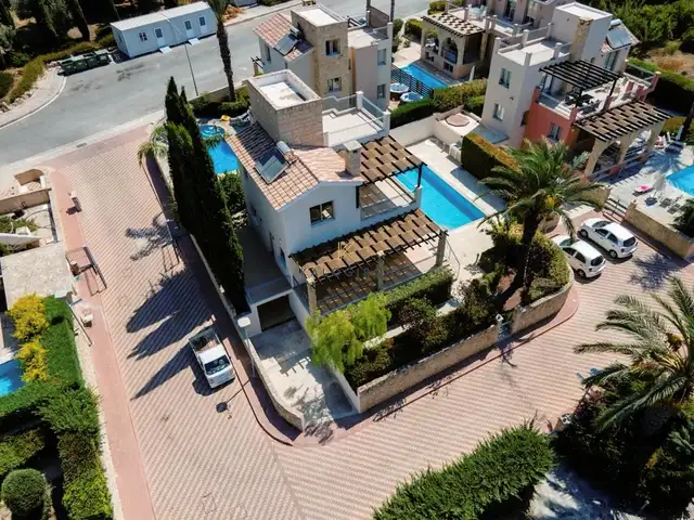 3 bedrooms Commercial property in Polis, Cyprus No. 67747