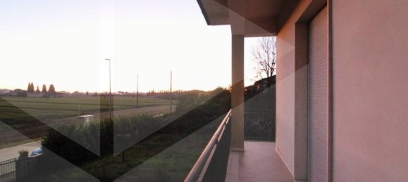 7غرفة شقة في Santa Maria a Monte, Italy رقم 20386 6