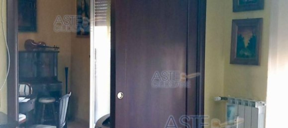 5 rooms Apartment in Rome, Italy No. 185646 5