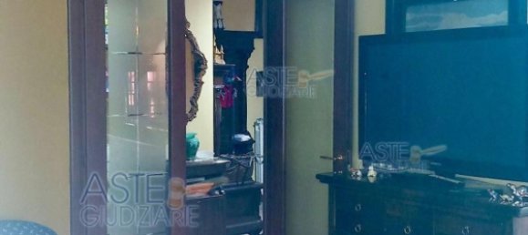 5 rooms Apartment in Rome, Italy No. 185646 7