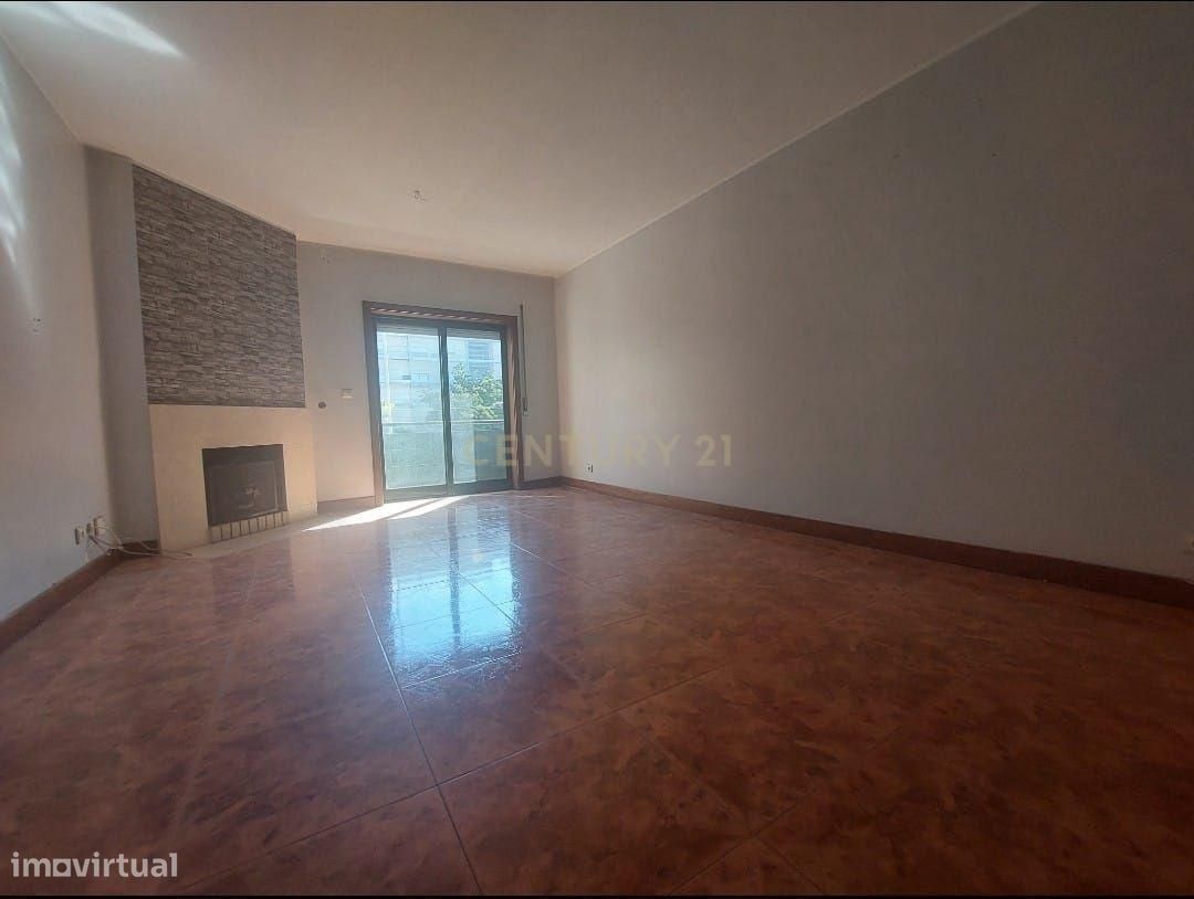Apartamento de 2 dormitorios en Senhora da Hora, Portugal No. 239665
